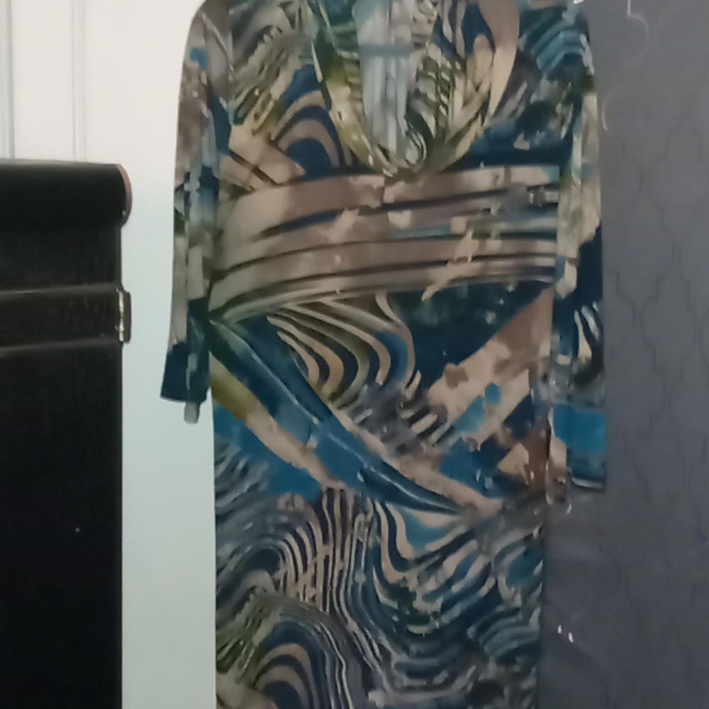 Dress - Picture 2 of 3